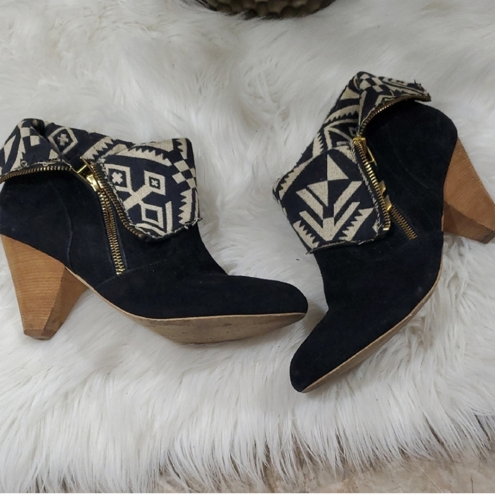 Matt Bernson Black Suede Fold Over  Ankle Booties Boots Sz 8.5